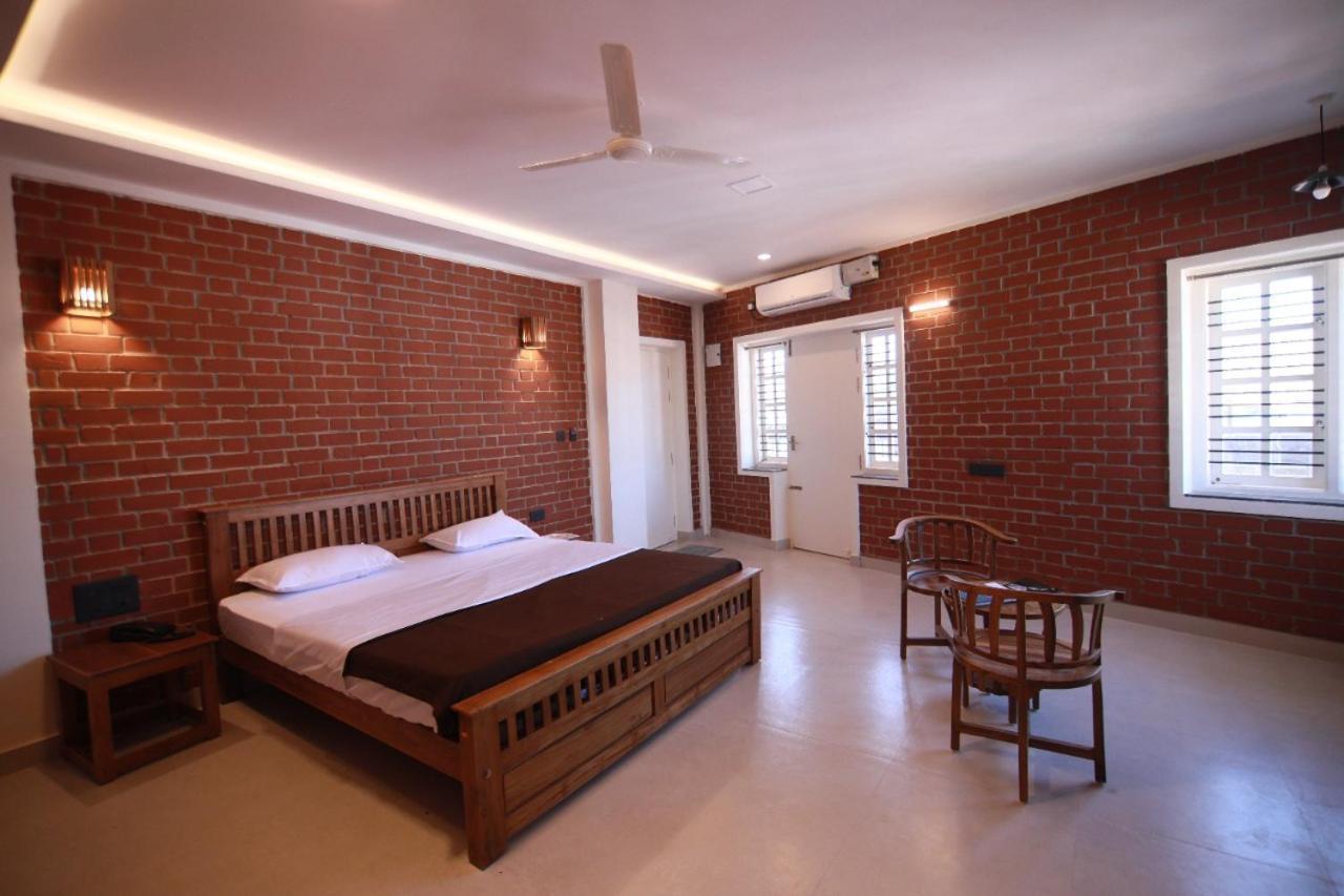 Wanders In Travel Company Hotel Мадикери Екстериор снимка