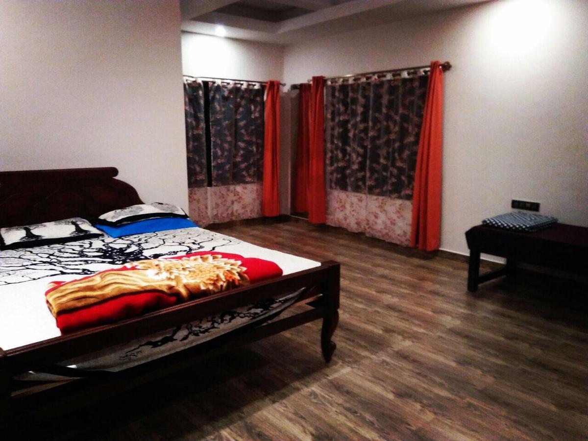 Wanders In Travel Company Hotel Мадикери Екстериор снимка