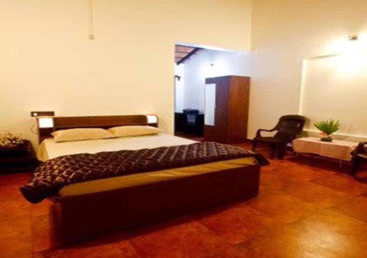 Wanders In Travel Company Hotel Мадикери Екстериор снимка