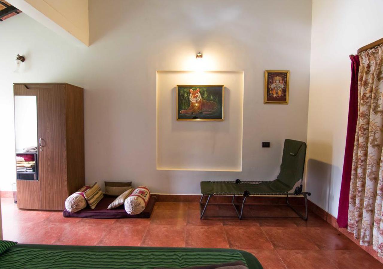 Wanders In Travel Company Hotel Мадикери Екстериор снимка